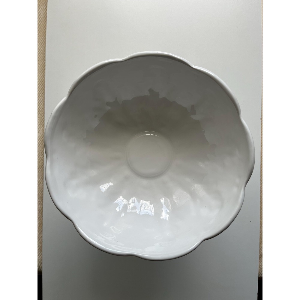 White Ceramic Pedestal Compote raised leaf design French Provincial Isaac - Picture 2 of 7